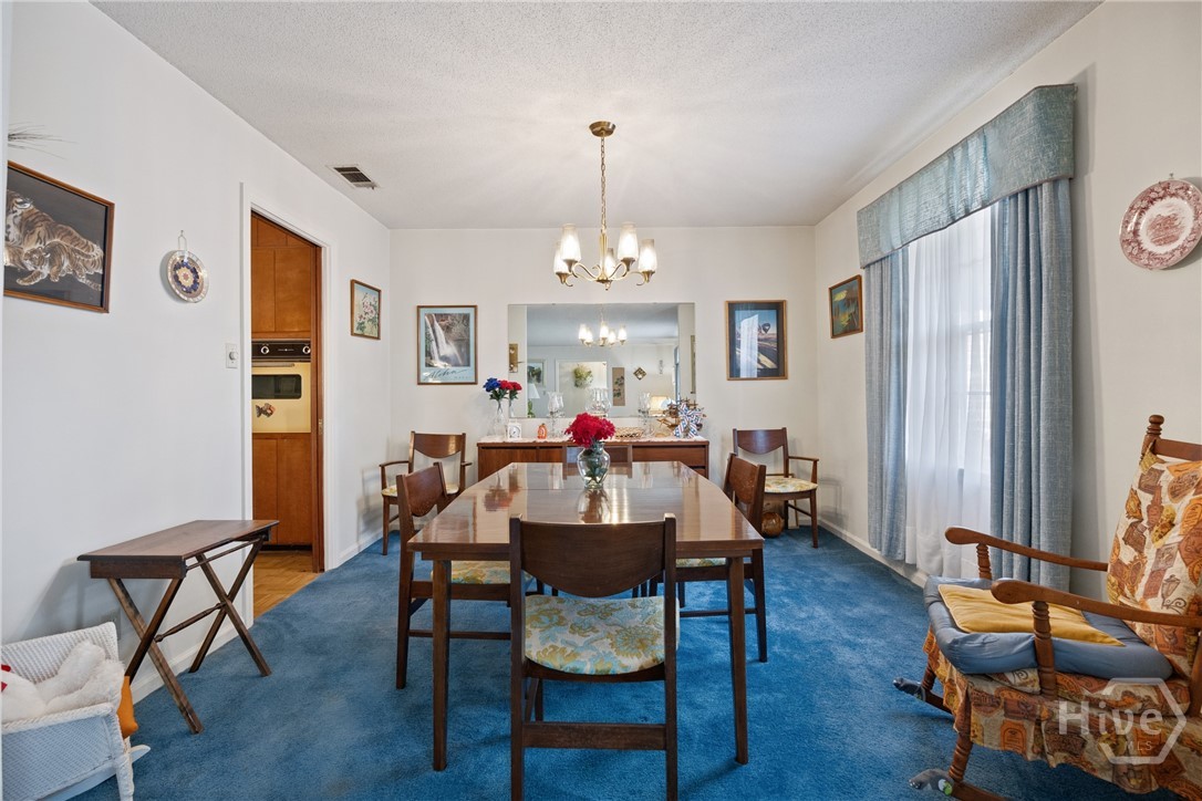 313 Wellington Road Savannah, GA 31410 - Photo 8 of 34 Dining area