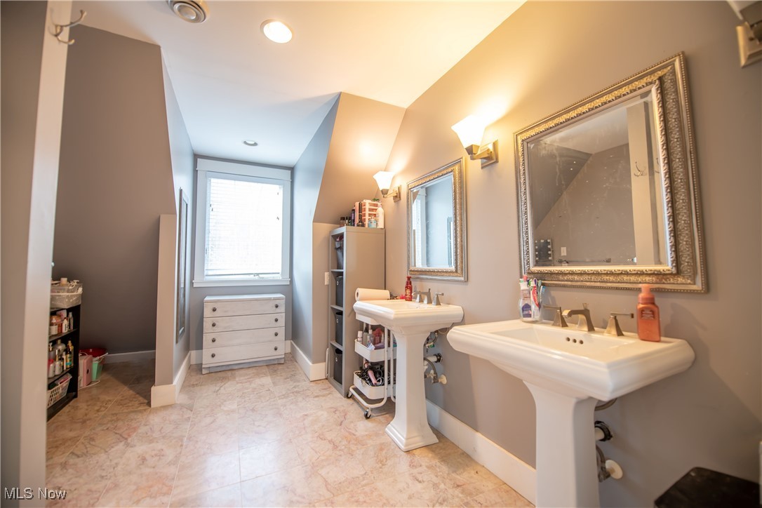 2284 Panama Road Southeast Carrollton, OH 44615 - Photo 24 of 50 Bathroom