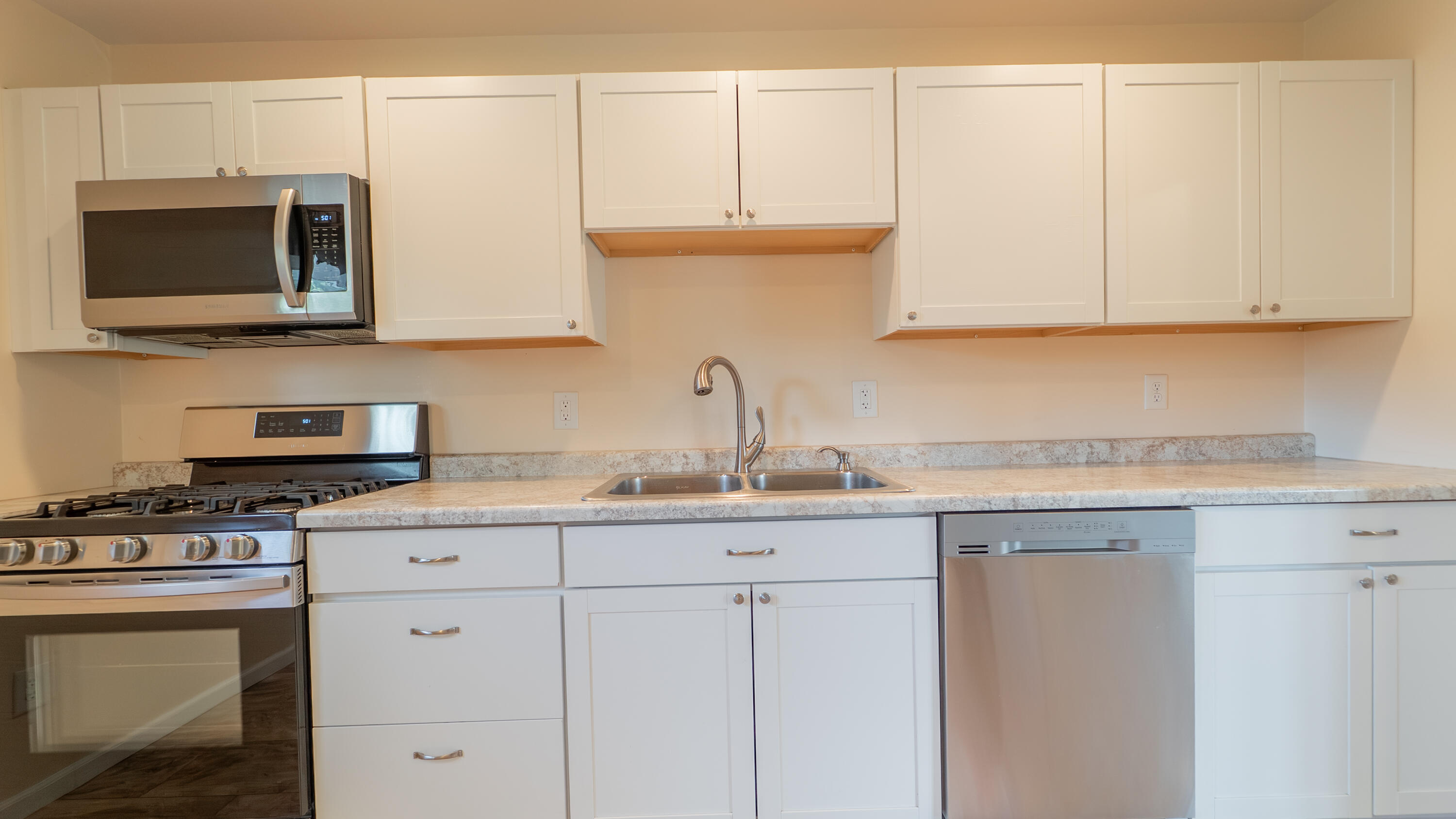 654 Nome Road Valparaiso, IN 46385 - Photo 9 of 21 3000x1687