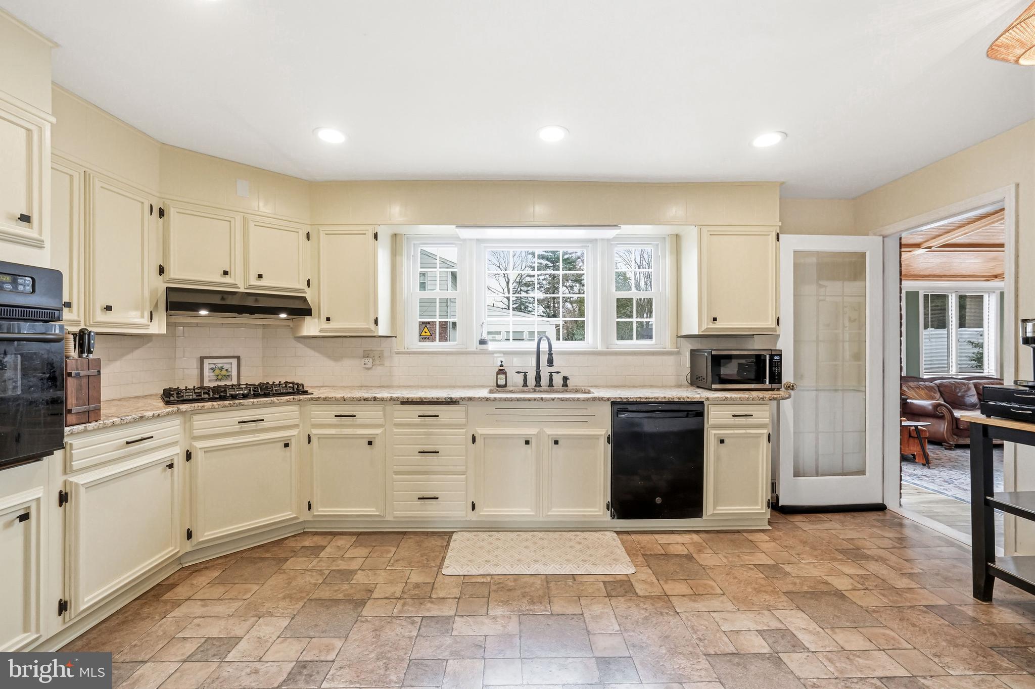 3 St Davids Road Cherry Hill, NJ 08002 - Photo 14 of 48