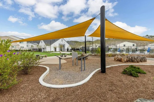 $665,000 | 227 Canopy Trails Place, Fallbrook, CA 92028