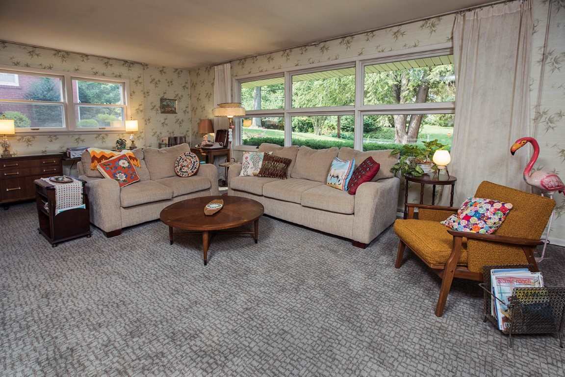 6515 Newburgh Road Evansville, IN 47715 - Photo 4 of 36 Gallery Image 4