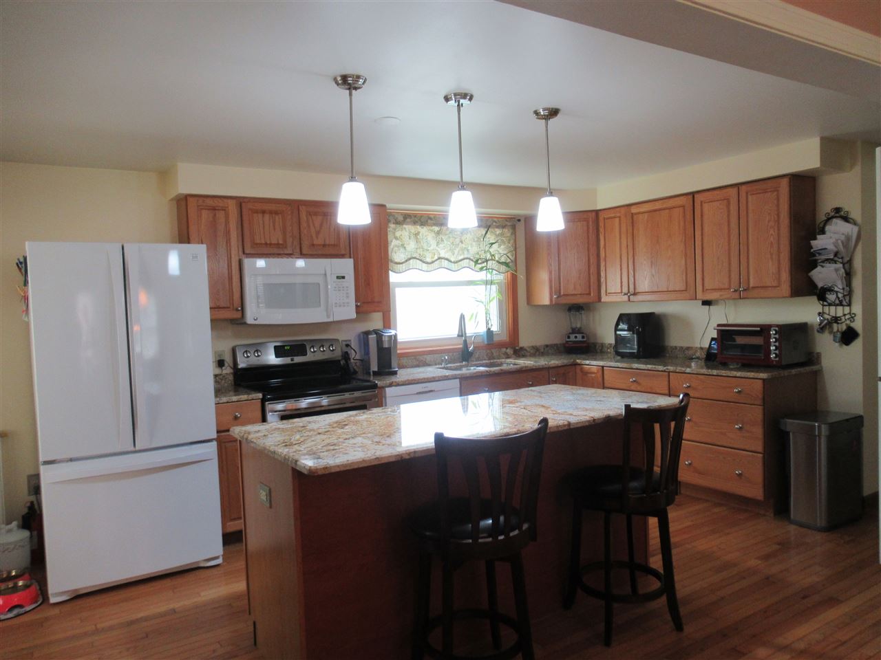 125 Dorr Drive Rutland, VT 05701 - Photo 4 of 34
