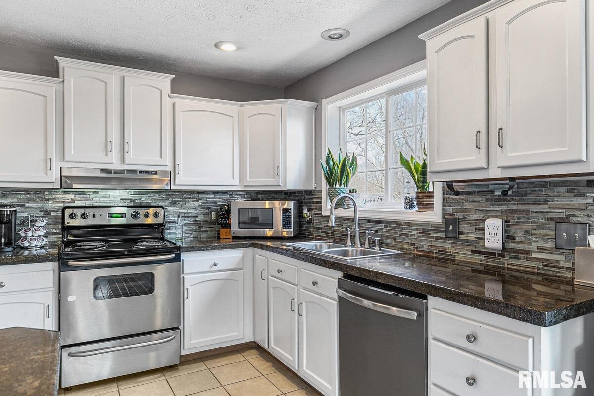 23700 Veterans Road Morton, IL 61550 - Photo 15 of 50 Gallery Image 15