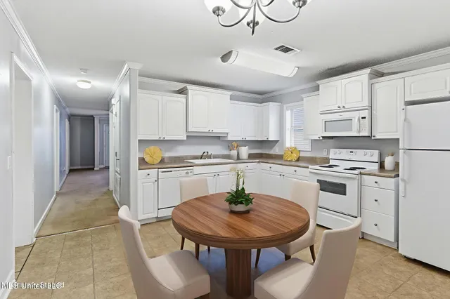 $179,000 | 174 Hawthorne Drive, Hattiesburg, MS 39402