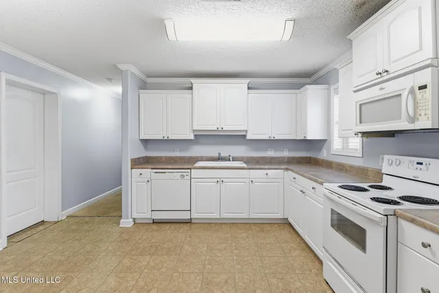 $179,000 | 174 Hawthorne Drive, Hattiesburg, MS 39402