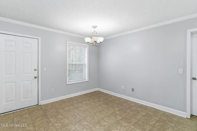 $179,000 | 174 Hawthorne Drive, Hattiesburg, MS 39402