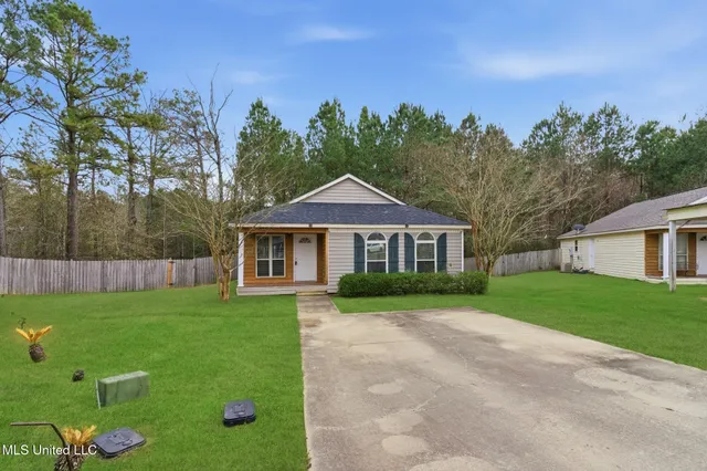 $179,000 | 174 Hawthorne Drive, Hattiesburg, MS 39402