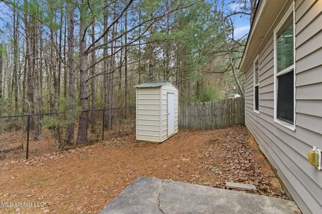 $179,000 | 174 Hawthorne Drive, Hattiesburg, MS 39402