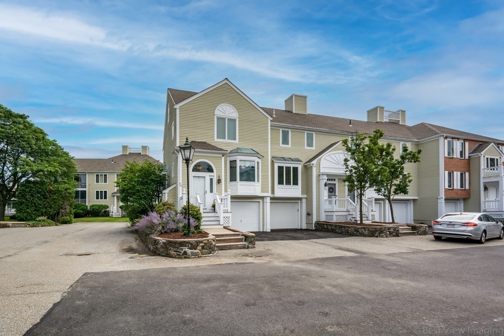 70 Abington Road, Unit 70 Danvers, MA 01923 - Photo 3 of 40 Gallery Image 3