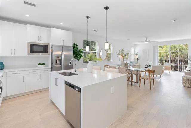 $8,250 | 47 Northwest 4th Avenue, Unit 47, Delray Beach, FL 33444