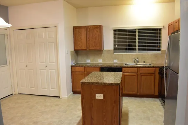 $1,700 | 6202 Provident Green Drive, Katy, TX 77449