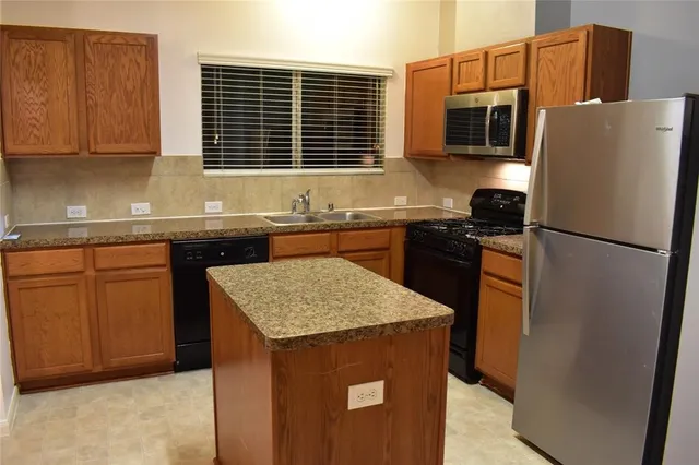 $1,700 | 6202 Provident Green Drive, Katy, TX 77449