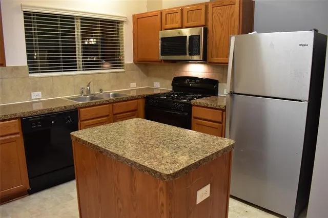 $1,700 | 6202 Provident Green Drive, Katy, TX 77449