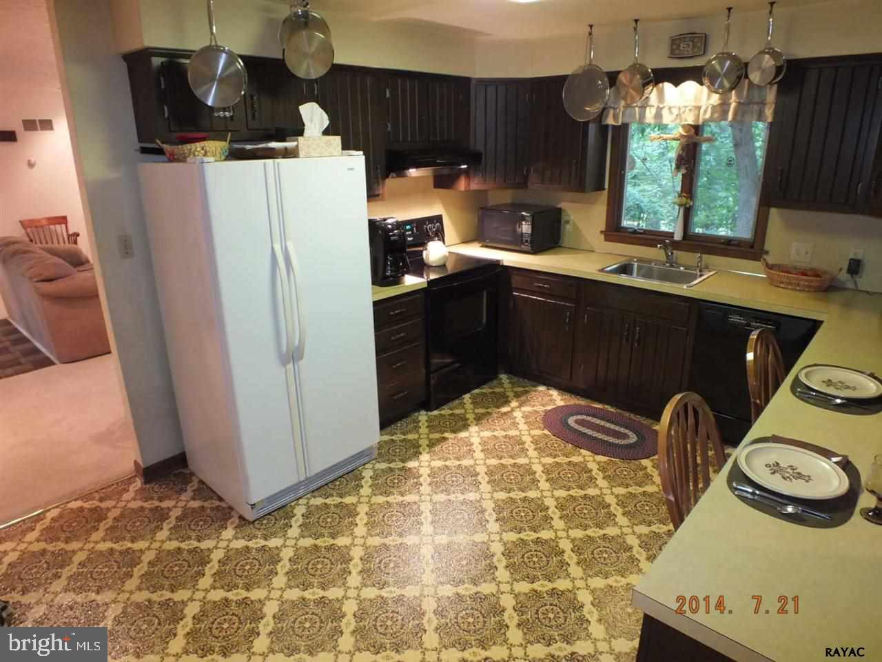 5045 Rislyn Court Spring Grove, PA 17362 - Photo 8 of 32
