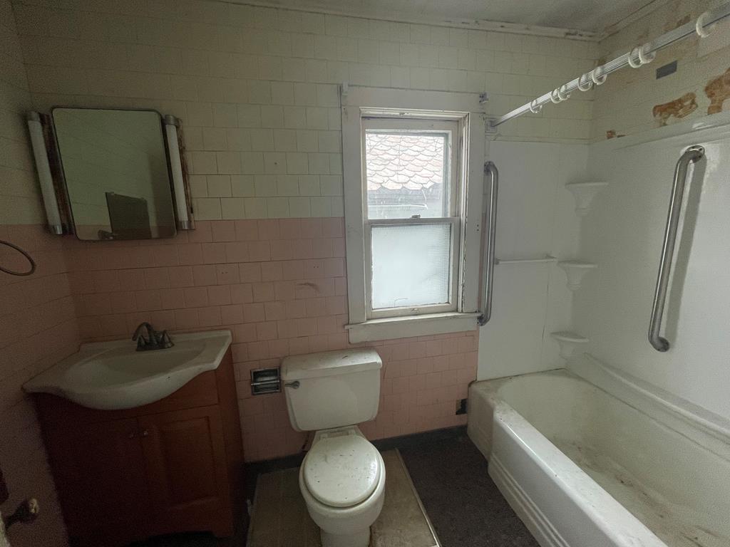 723 13th Street Franklin, PA 16323 - Photo 13 of 14