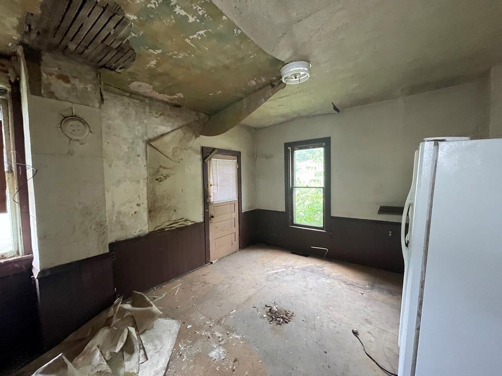 723 13th Street Franklin, PA 16323 - Photo 7 of 14