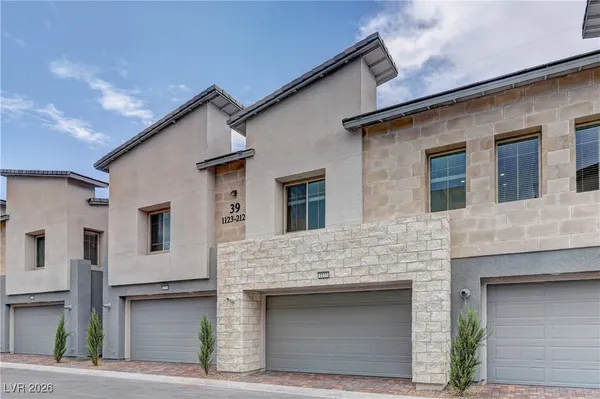 $2,710 | 600 Carriage Hill Drive, Unit 1123, Las Vegas, NV 89138