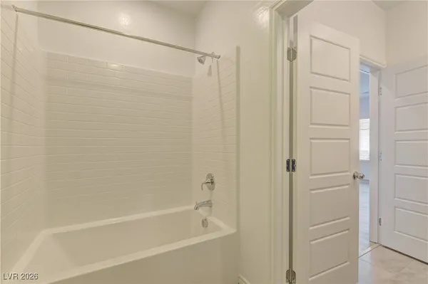 $2,710 | 600 Carriage Hill Drive, Unit 1123, Las Vegas, NV 89138