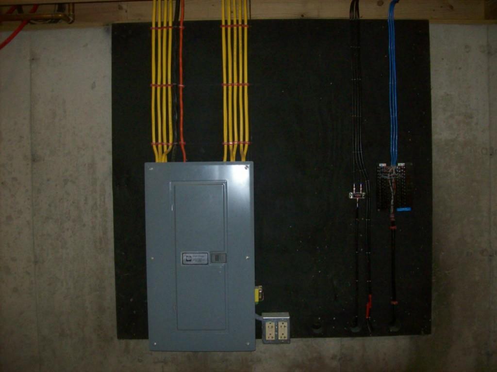 2159 Washington Road Waldoboro, ME 04572 - Photo 10 of 28 Electric Panel