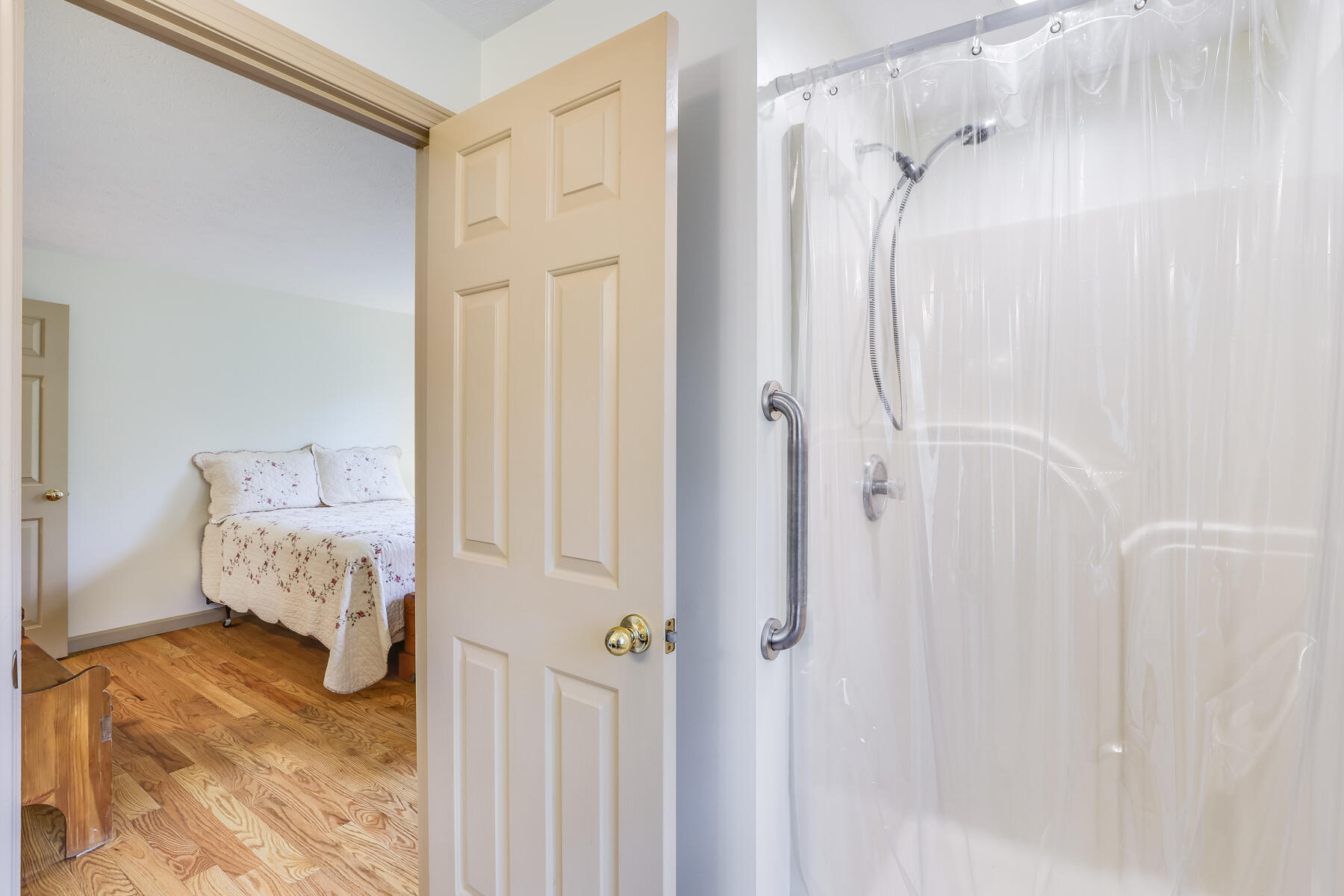 4 Mashpee Neck Road Mashpee, MA 02649 - Photo 16 of 44 Main Bath View 2