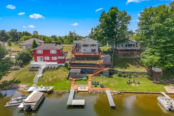 $362,500 | 13854 Emens Drive, Hudson, MI 49247