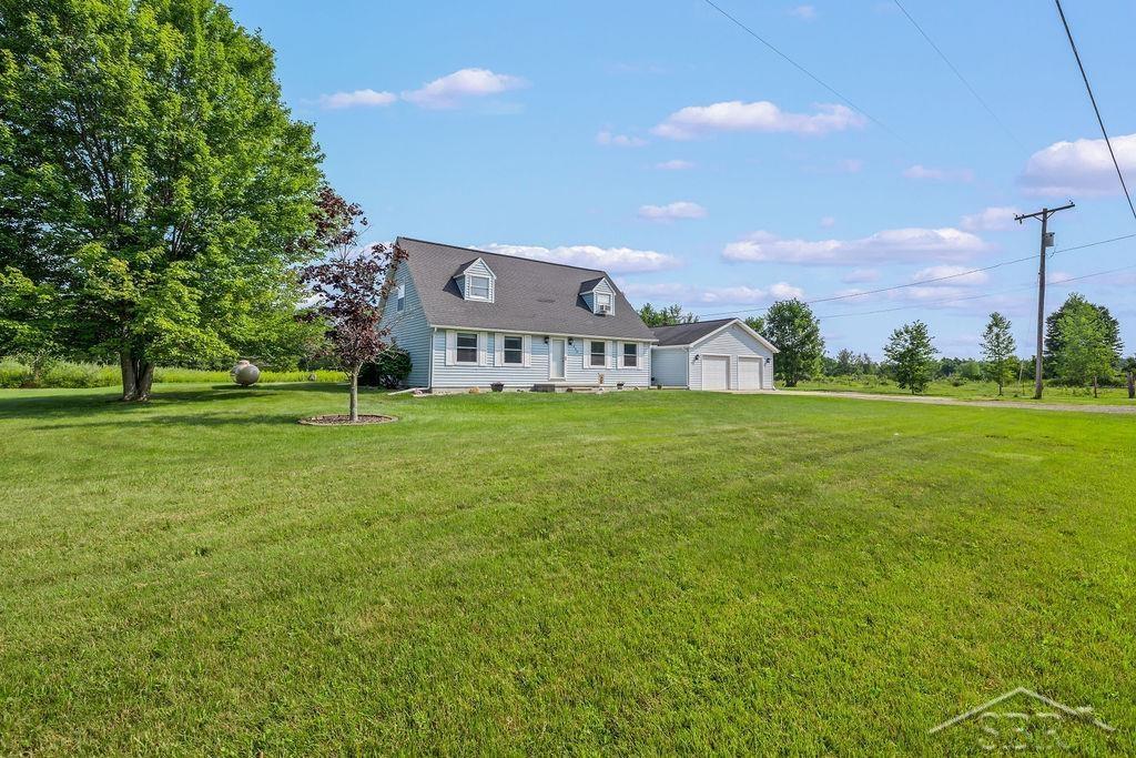 850 West Stewart Road Midland, MI 48640 - Photo 3 of 36 50152725-b6d9b28b-f027-4c28-b610-5c88ba019401.JPG
