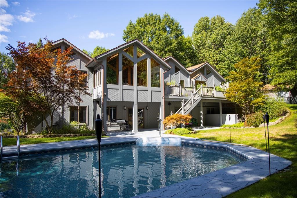 512 Meeker Road Vestal, NY 13850 - Photo 1 of 50 Gallery Image 1