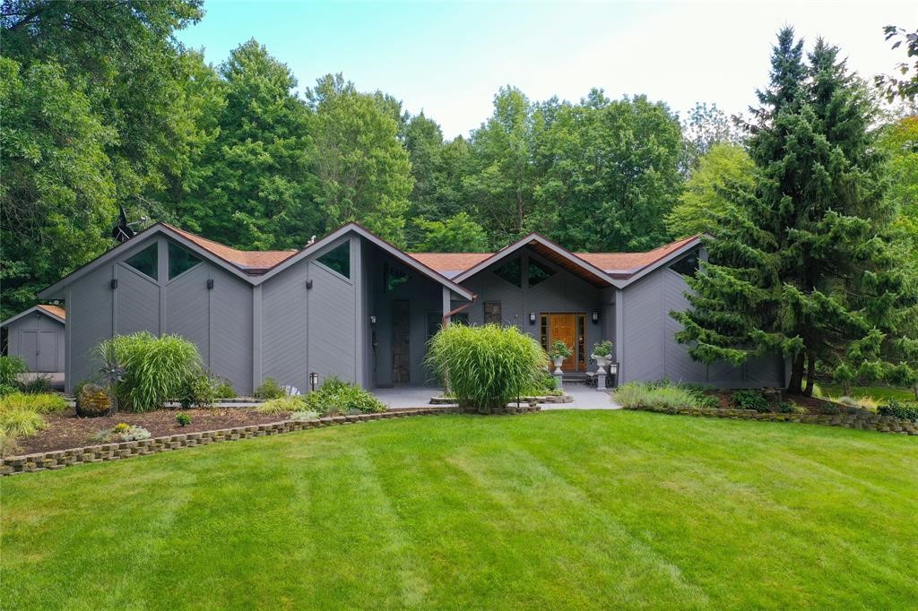 512 Meeker Road Vestal, NY 13850 - Photo 3 of 50 Gallery Image 3
