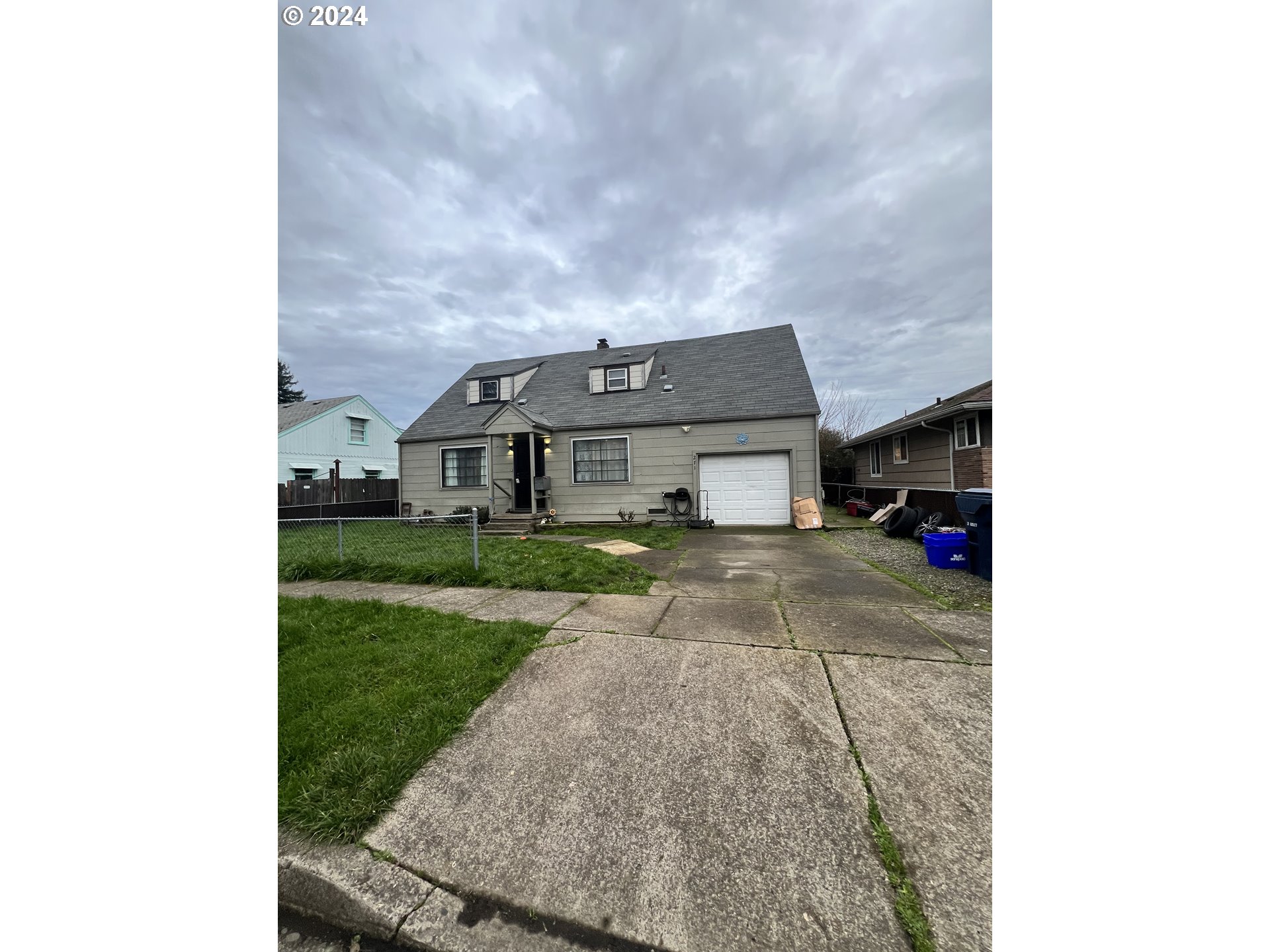 271 22nd Street Springfield, OR 97477 - Photo 28 of 28 a view of a house with a yard