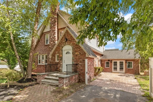 $789,500 | 129 Maple Avenue, Shrewsbury, MA 01545