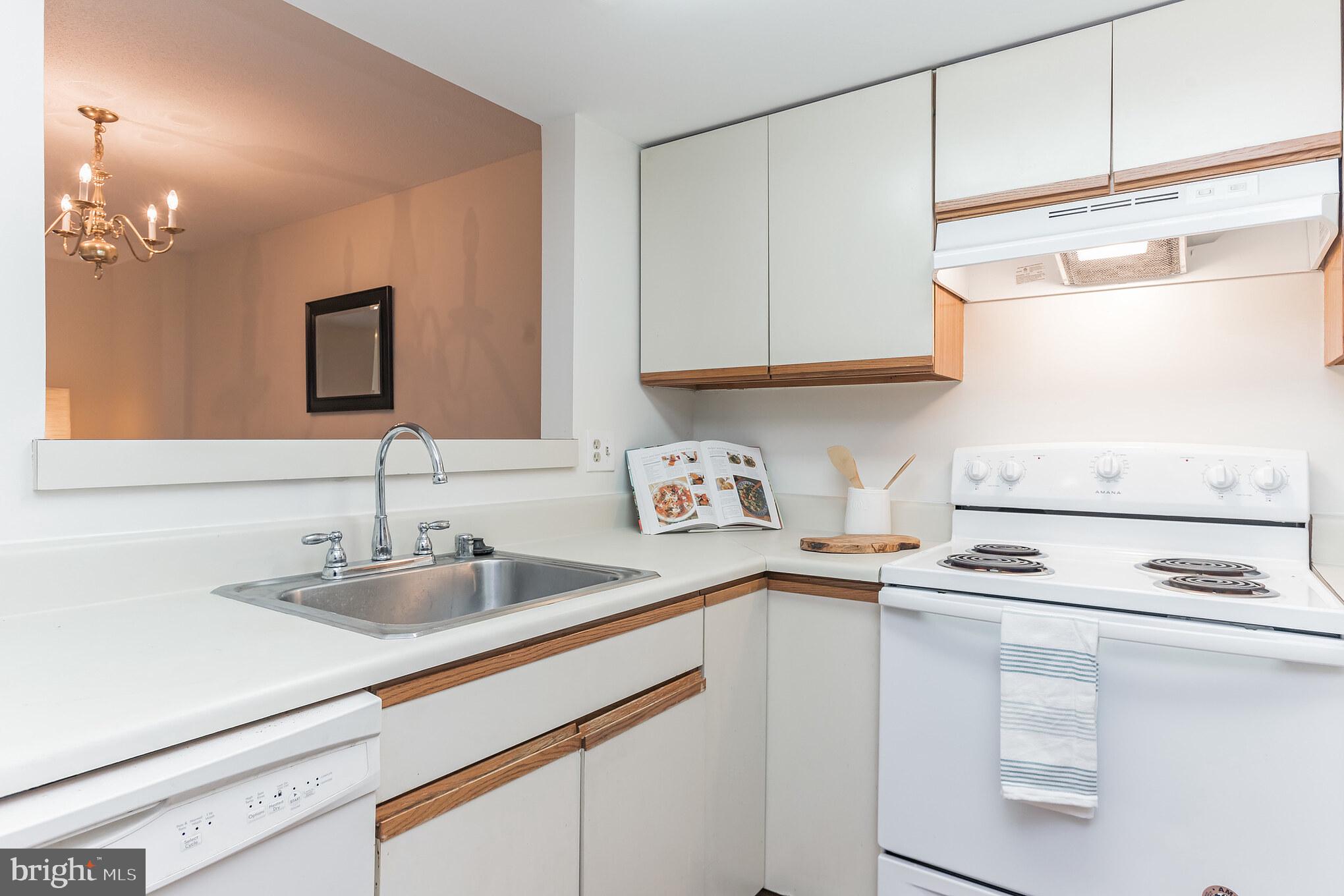 1951 Sagewood Lane, Unit 509 Reston, VA 20191 - Photo 8 of 32 Nice counter space