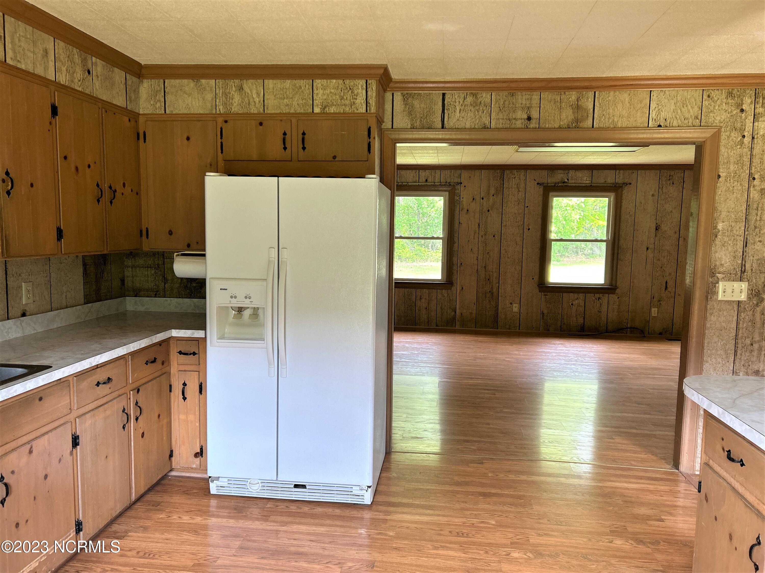 5182 Neuse Road Kinston, NC 28501 - Photo 8 of 46 Kitchen looking into Family Rm