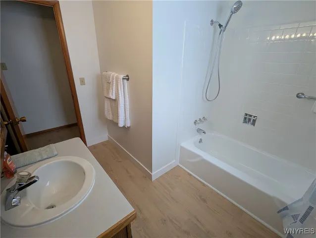 $1,375 | 28 Mead Street, North Tonawanda, NY 14120