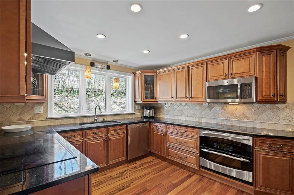 780 Elm Spring Road Pittsburgh, PA 15243 - Photo 8 of 25 Gallery Image 8