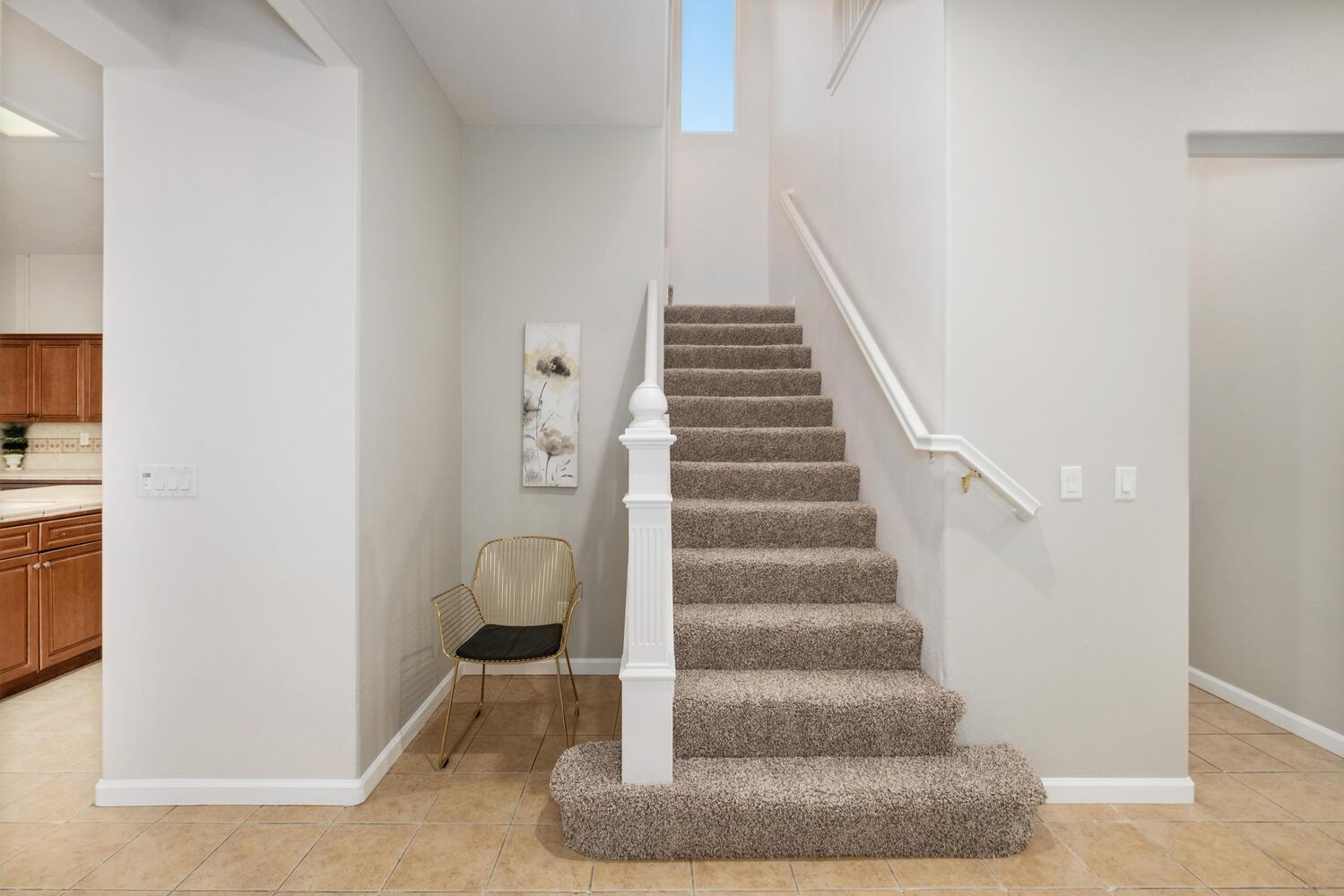 3331 Serena Avenue Clovis, CA 93619 - Photo 24 of 41 a view of entryway