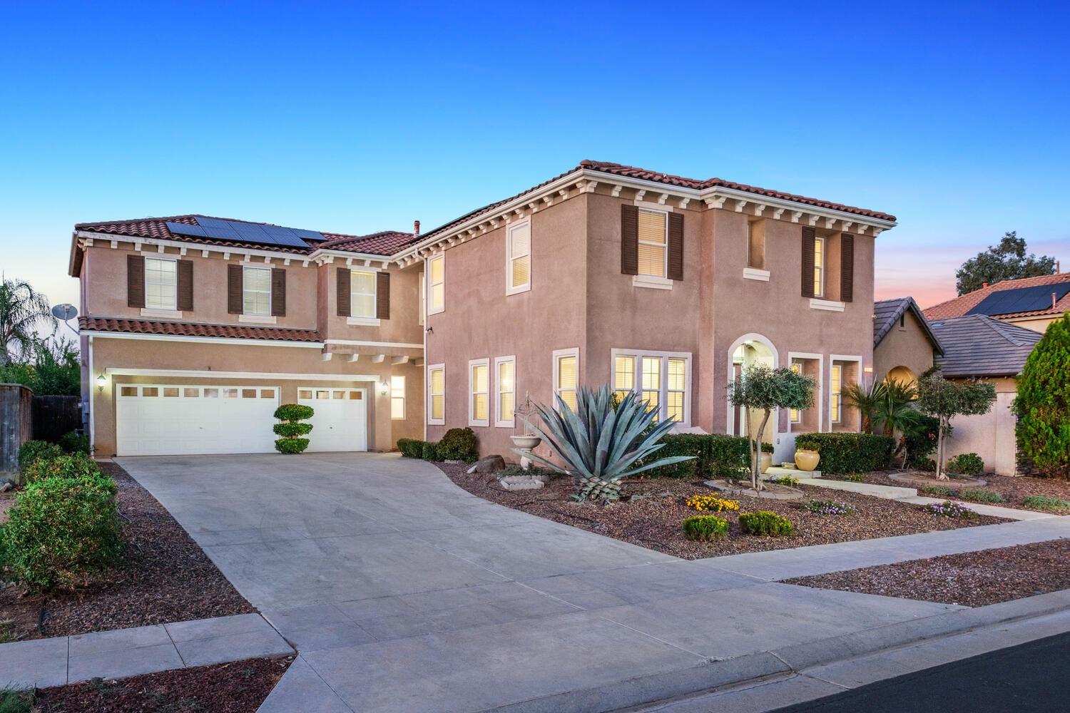 3331 Serena Avenue Clovis, CA 93619 - Photo 3 of 41 a front view of a house