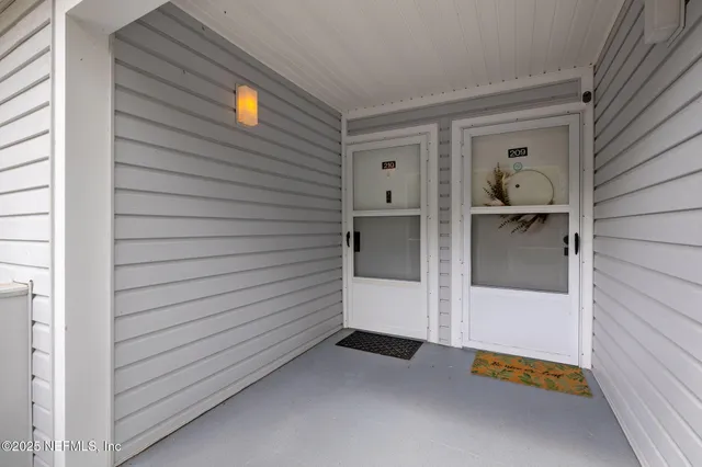 a view of an entryway of the house