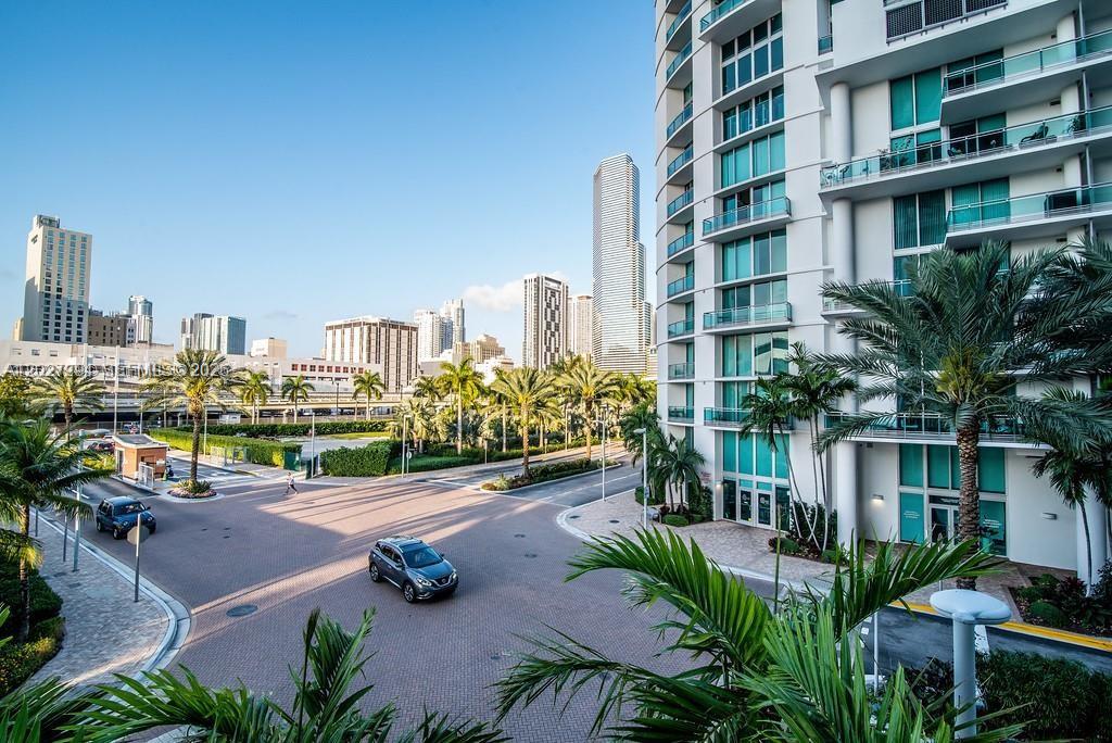 90 Southwest 3rd Street, Unit TH301 Miami, FL 33130 - Photo 16 of 17