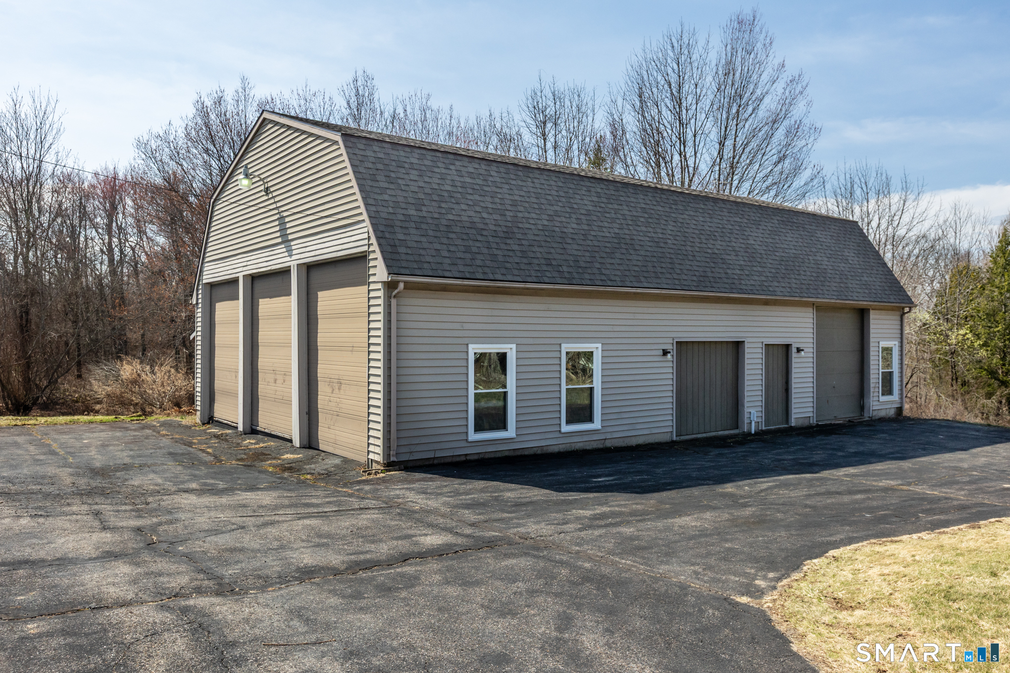 101 Johnnycake Mountain Road Burlington, CT 06013 - Photo 5 of 40