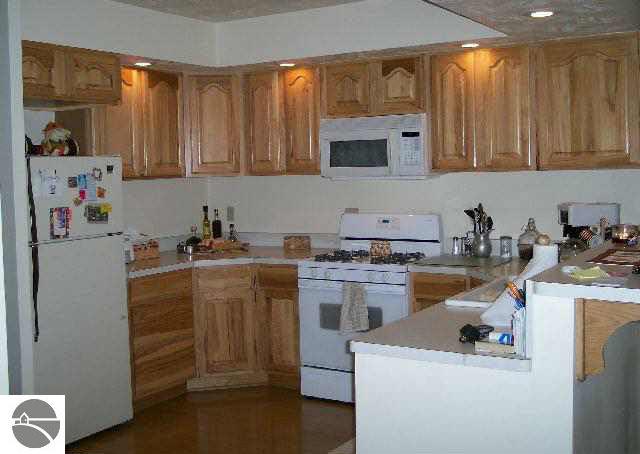 517 Chester Road Oscoda, MI 48750 - Photo 5 of 6 1757492-4.JPG