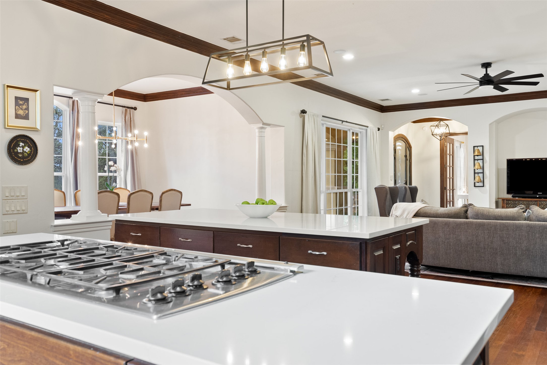 12027 Pleasant Panorama View Austin, TX 78738 - Photo 14 of 40 6 burner gas cooktop