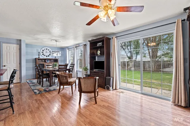 $399,900 | 1075 Teal Circle, Mountain Home, ID 83647