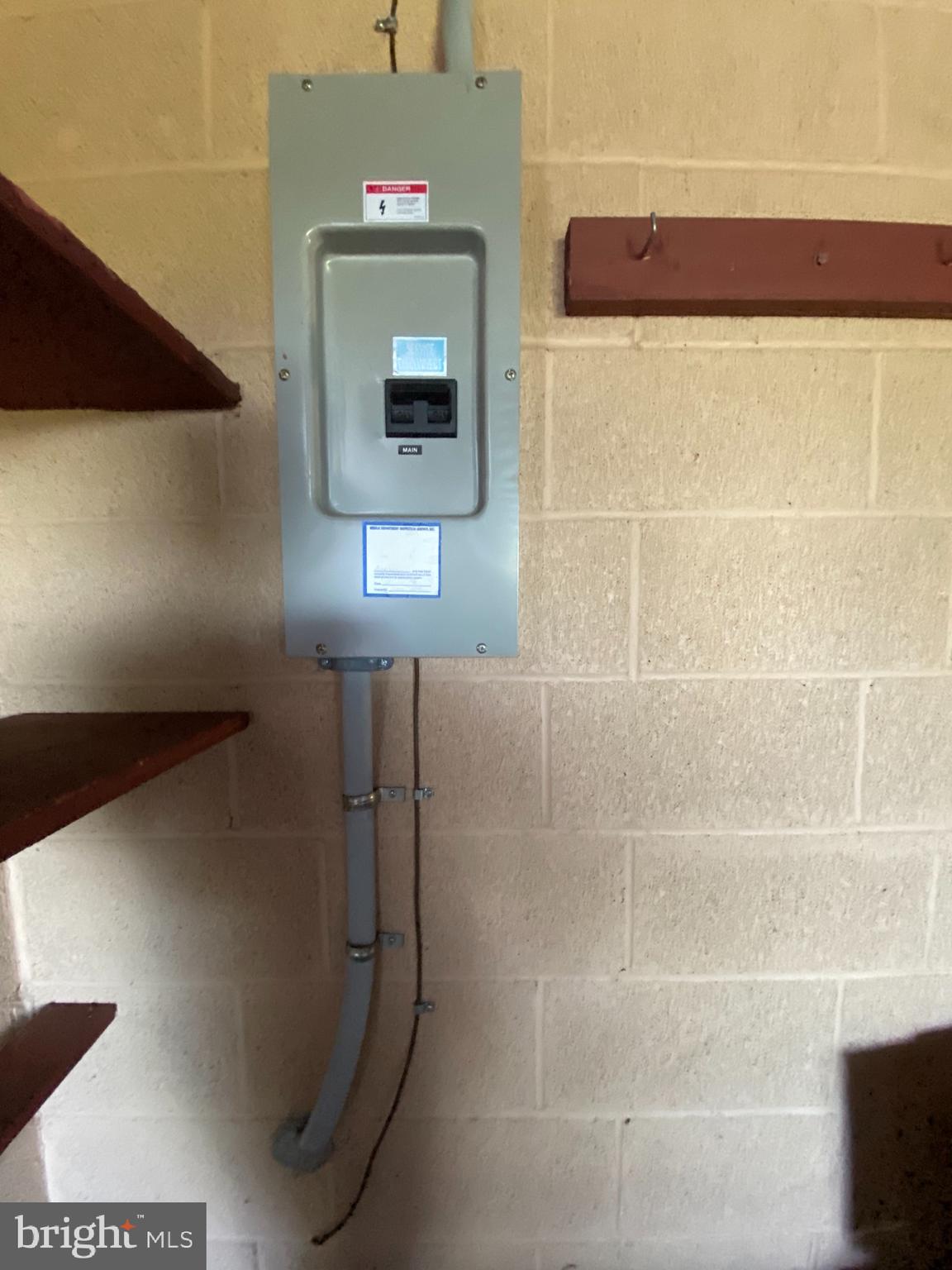 3738 Salem Road York, PA 17408 - Photo 23 of 27 100 amp service to det garage