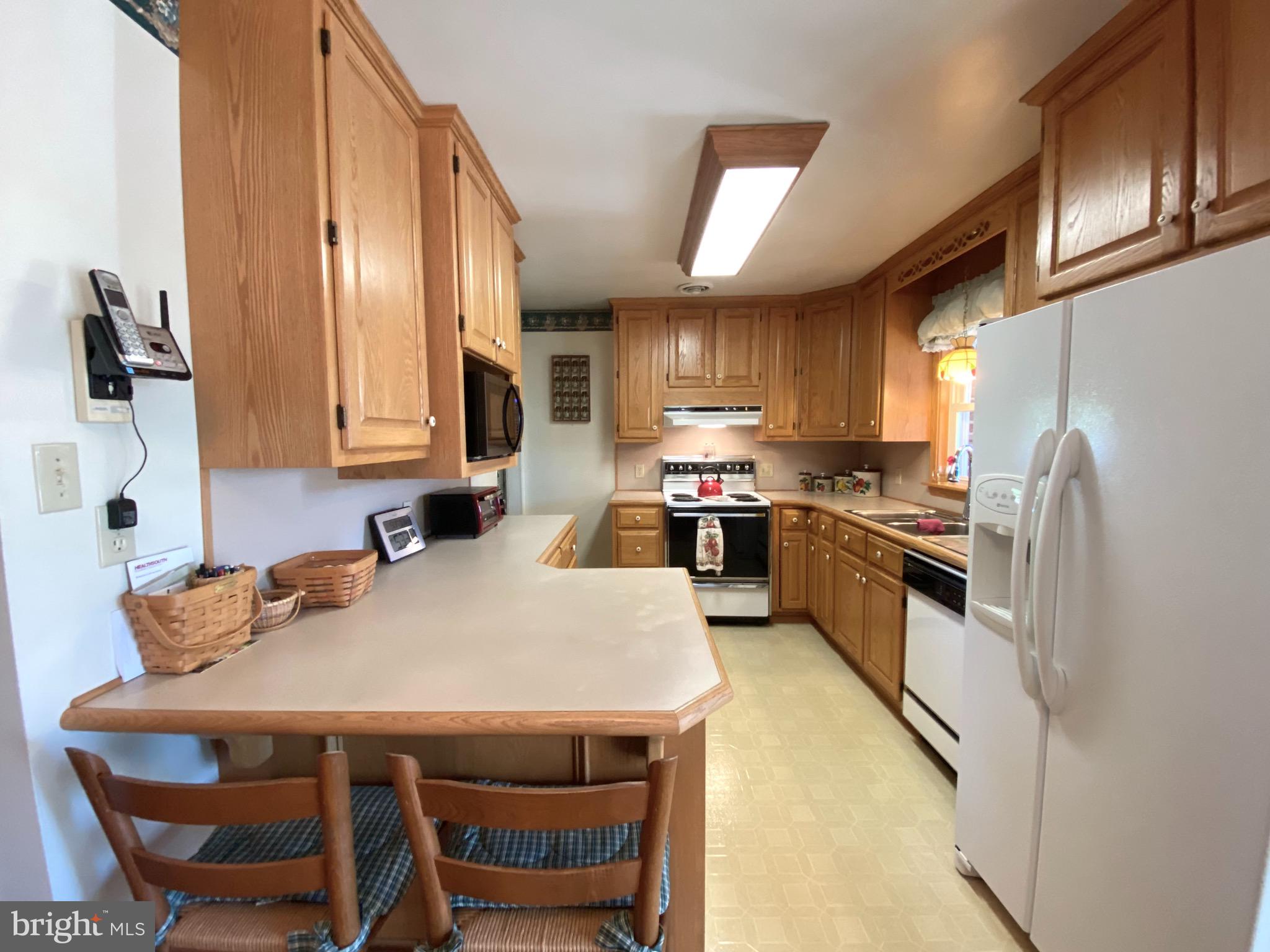 3738 Salem Road York, PA 17408 - Photo 7 of 27 Kitchen with Breakfast Bar