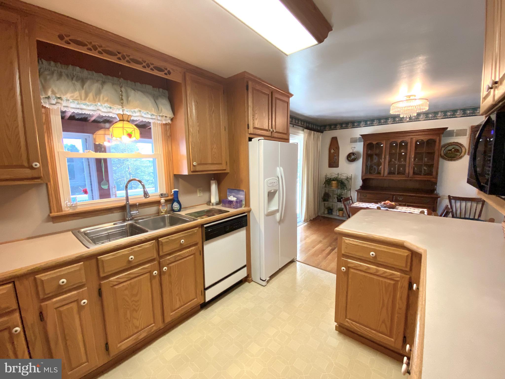 3738 Salem Road York, PA 17408 - Photo 8 of 27 Kit