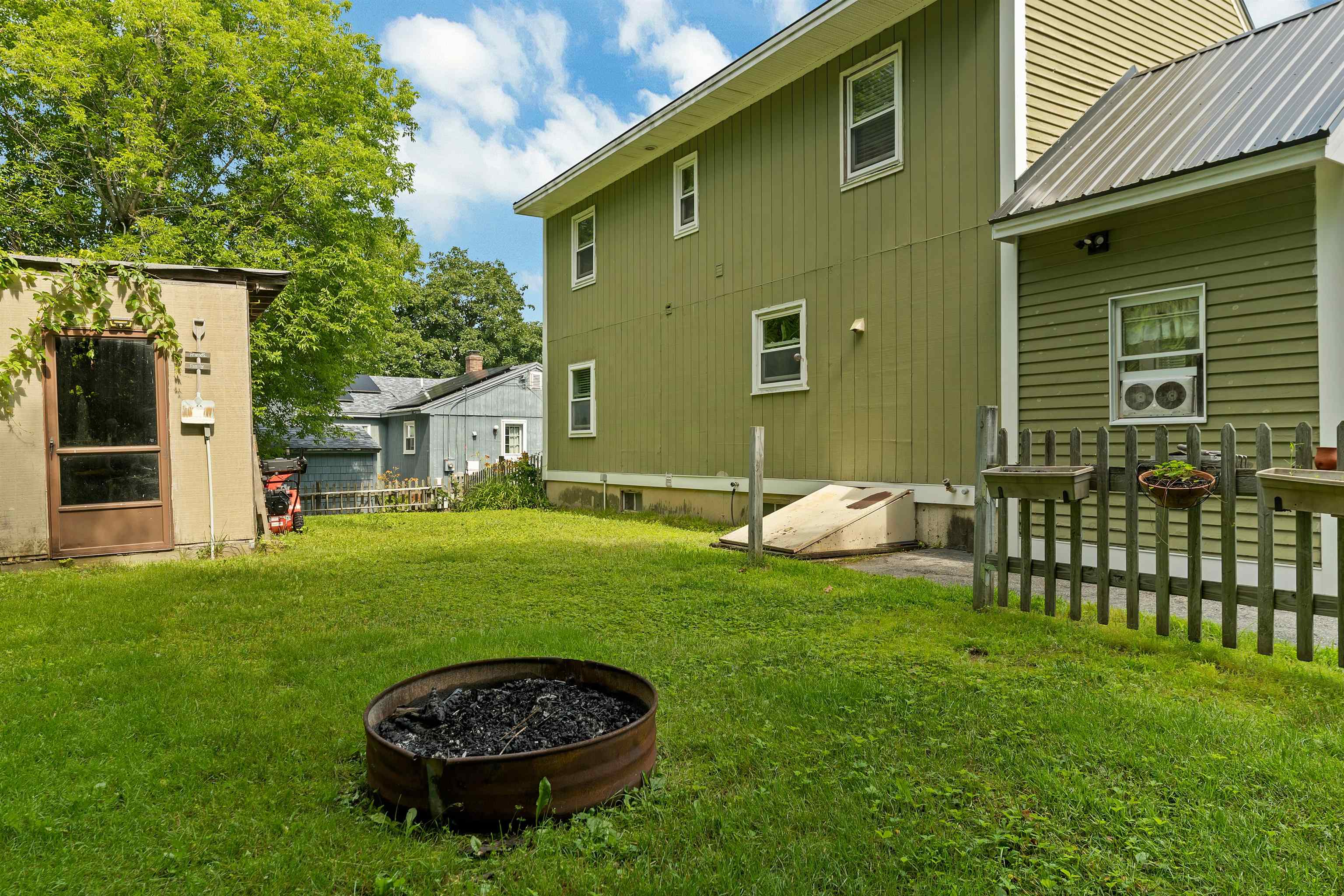 21 Spruce Street Laconia, NH 03246 - Photo 46 of 51