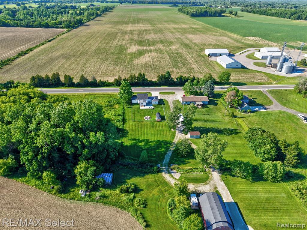 10469 West Pierson Road Flushing, MI 48433 - Photo 6 of 52