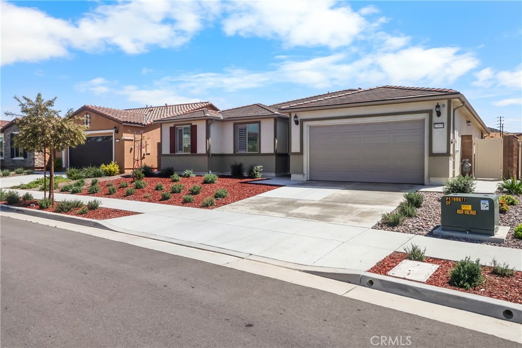 12939 Big Valley Court Riverside, CA 92503 - Photo 2 of 21 Front