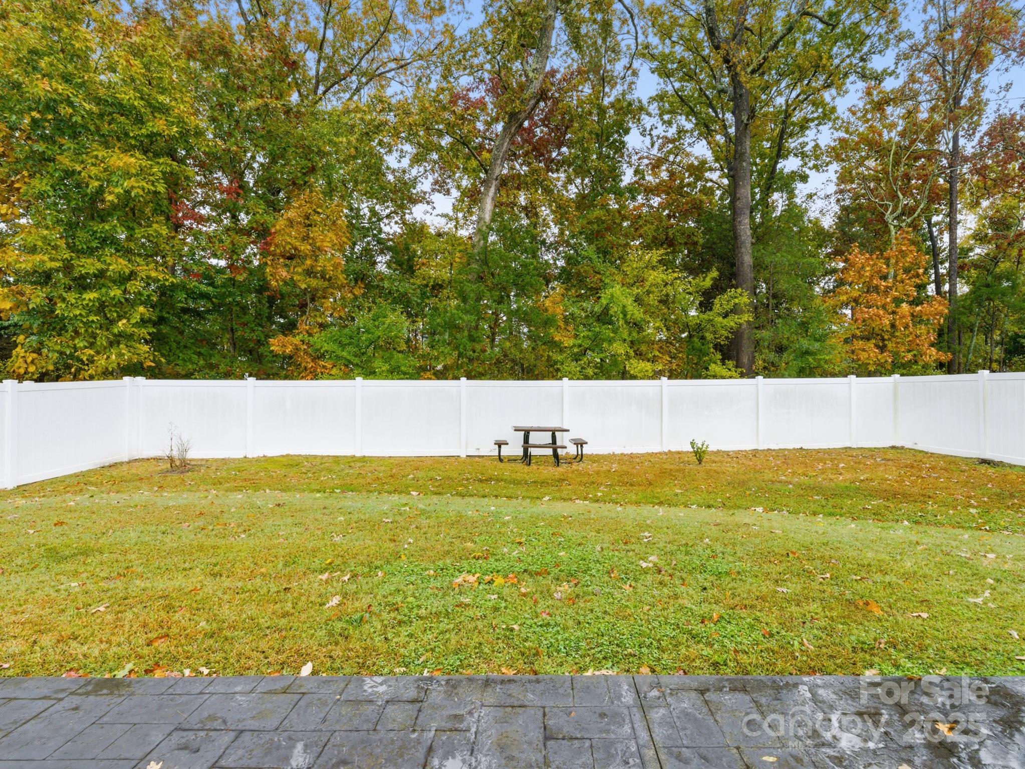 2212 Apple Glen Lane Charlotte, NC 28269 - Photo 29 of 32 a view of an ocean